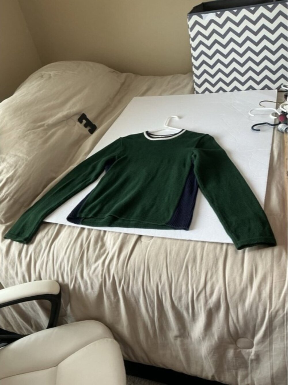 Vintage Y2K Green & Navy Crewneck Sweater with Contrast ribbed Side Panels - Picture 3 of 13